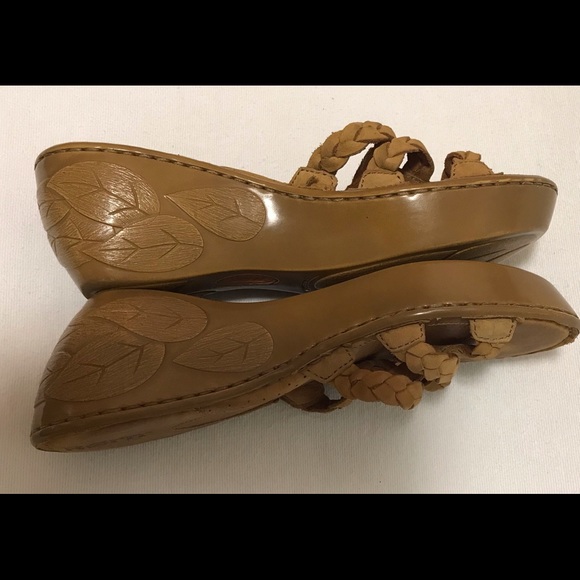 Born: Tan, Braided Straps, Leaf Pattern On Sides, Size 8 M - Picture 3 of 9